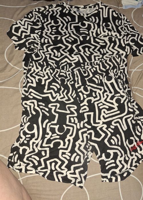 Костюм H&M розмір L  унісекс. Оригінал.