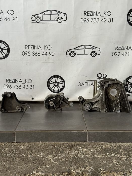 Кронштейн,подушки КПП F40 Opel Astra H,Vectra C,Zafira B 1.9 CDTI