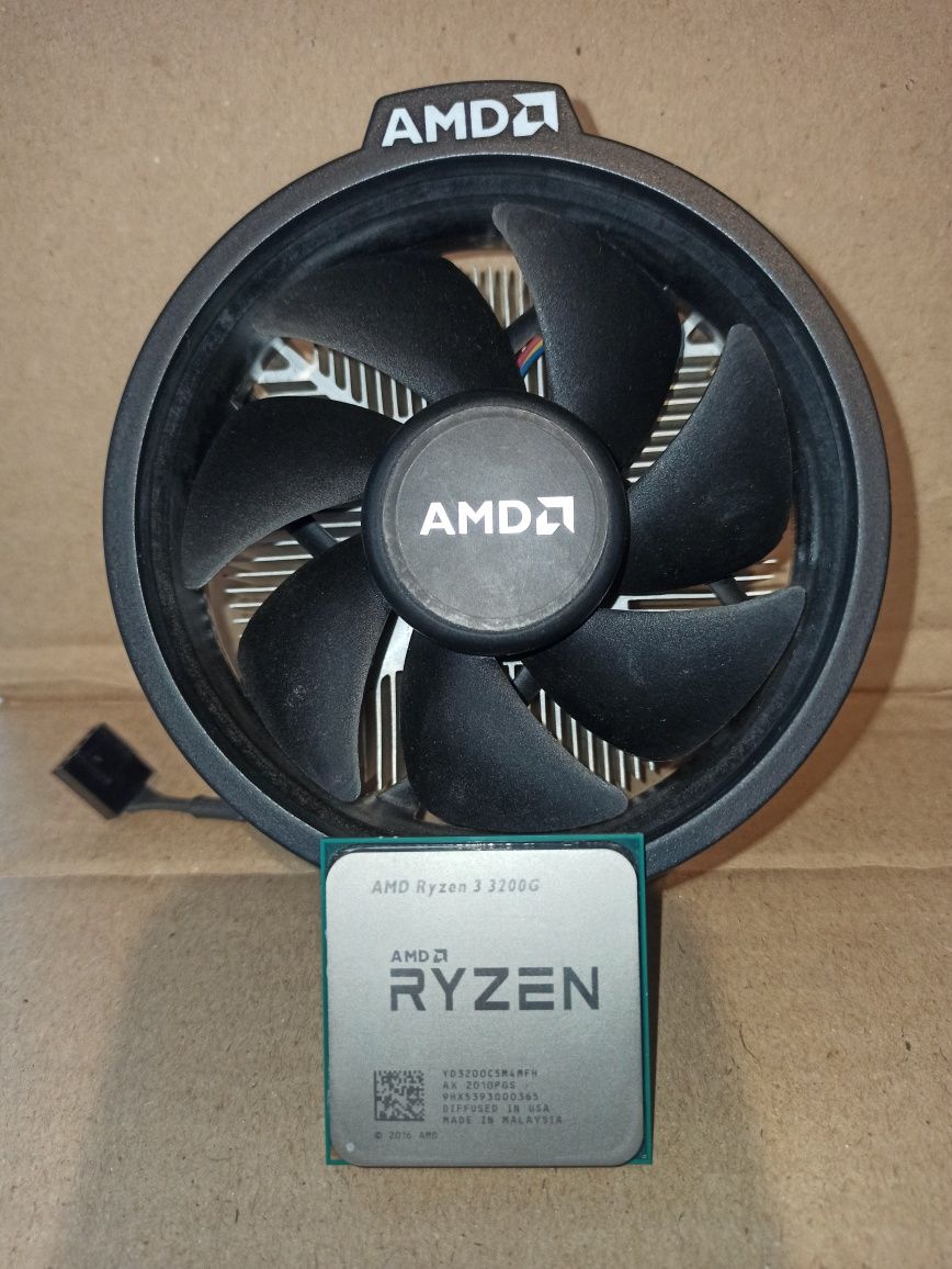 Продам процессор AMD Ryzen 3200G со встроенной видеокартой с кулером: 1 ...
