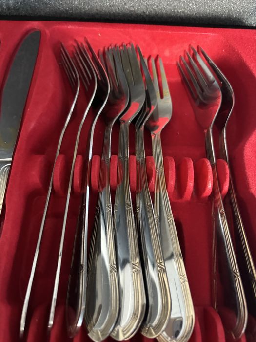 Sztućce komplet obiadowy po 12 sztućcówi deserowy hoffner