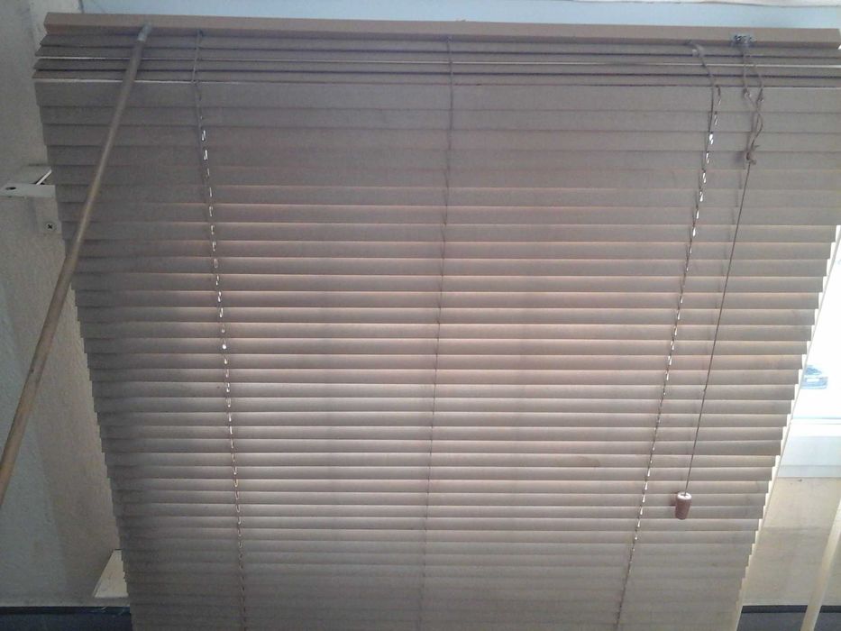 żaluzje pokojowe drewniane dwie sztuki