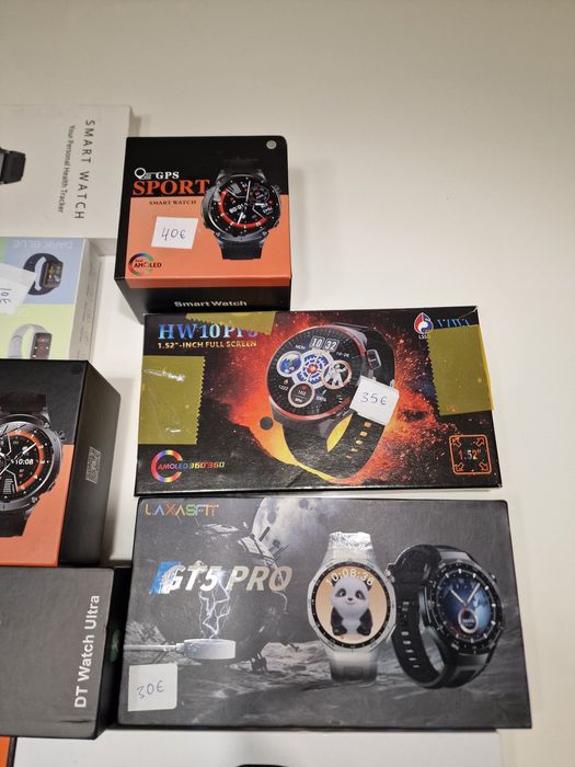 Smartwatch tops.