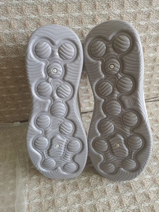 Buty sportowo -rekreacyjne damskie