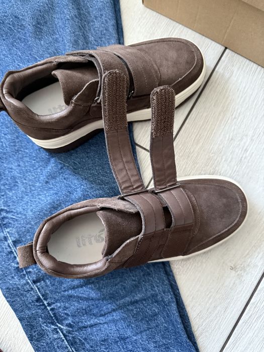 Кросівки шоколадні  на липучках натуральний зашм