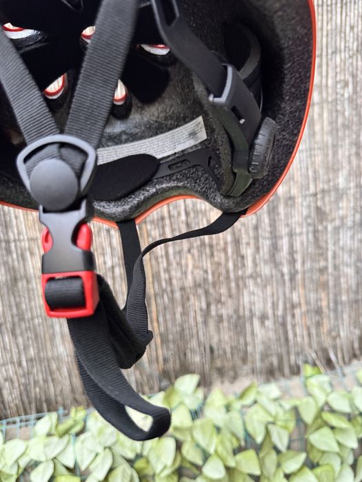 Capacete de Criança Regulável Laranja (Bicicleta / Skate / Trotinete) - Excelente Estado