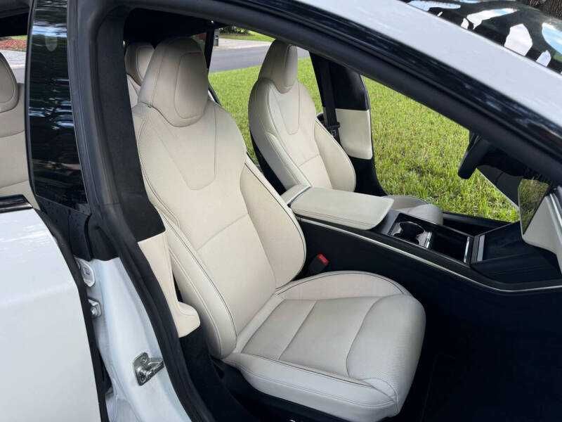 2021 Tesla Model S Plaid