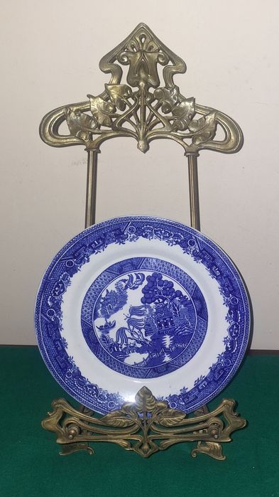 Pratos Sacavém (Real Fábrica, Gilman e Sarreguemines. Bom estado.