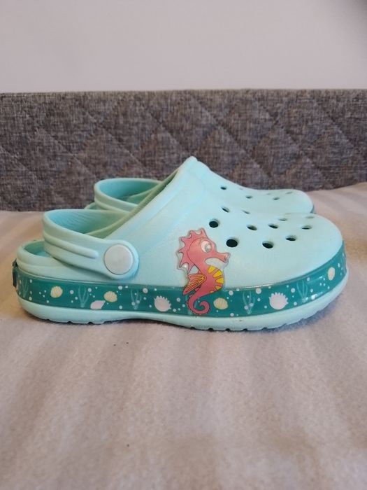 Chodaki, buty na basen 25