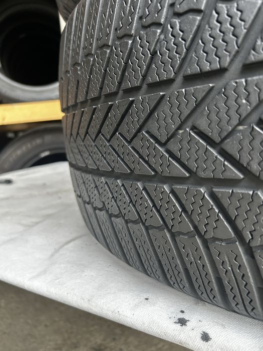 285/45/21 Bridgestone Blizzak LM005 2023