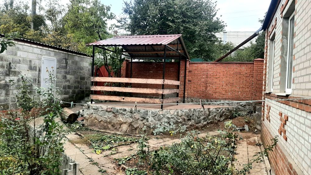 Продам капітальний будинок в Мерефі