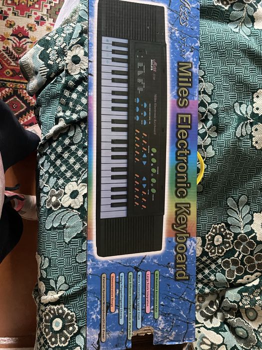 Дитячий синтезатор з мікрофоном