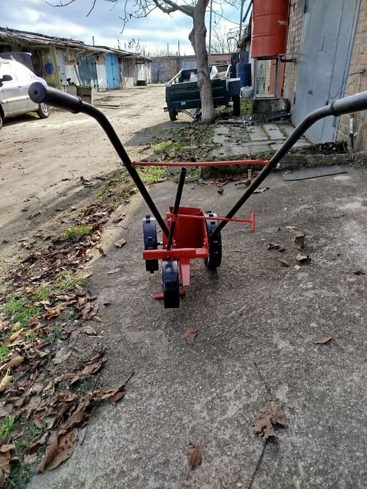 Продам сівалку для цибулі та часнику