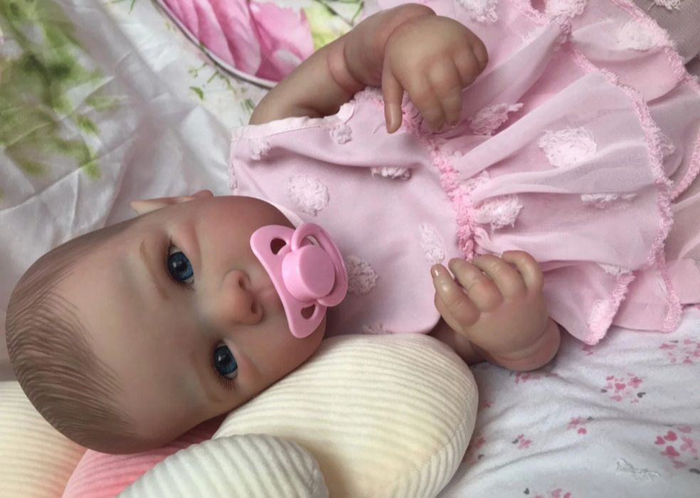 Realistyczna lalka typu Reborn cała z winylu nadaje się do kąpieli