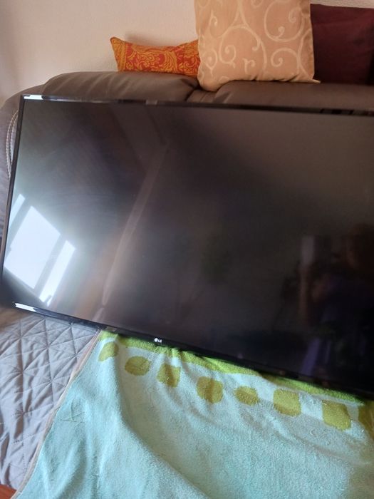Vendo led  4k 125 cm