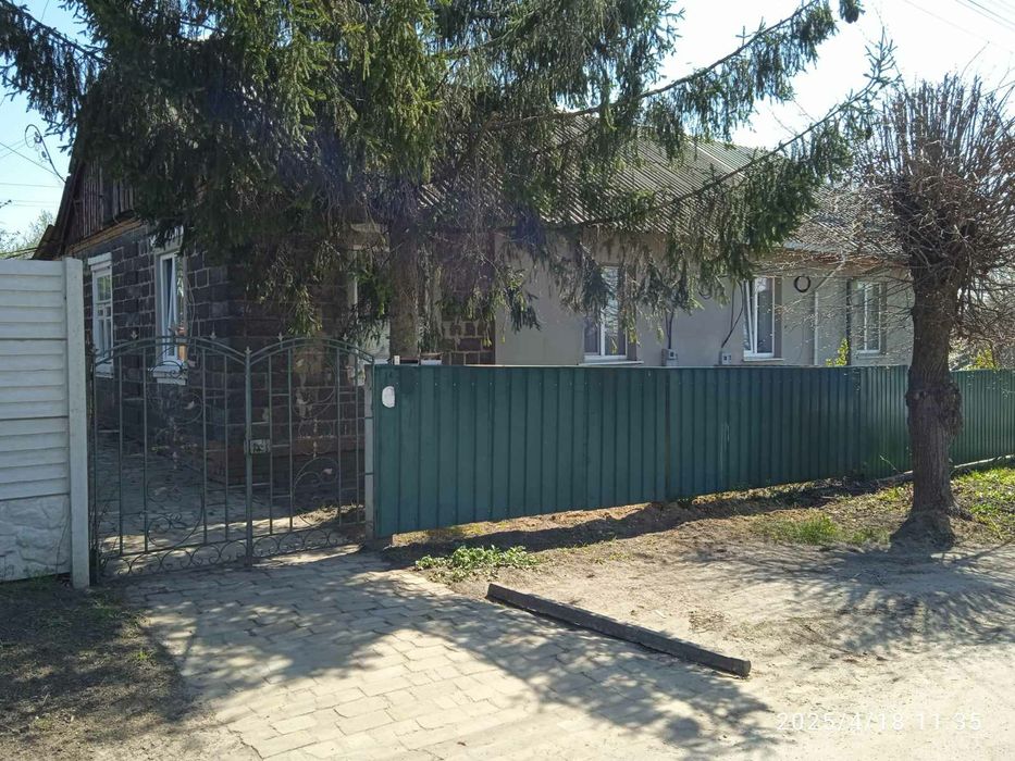 Продам часть дома в Мерефе район больницы