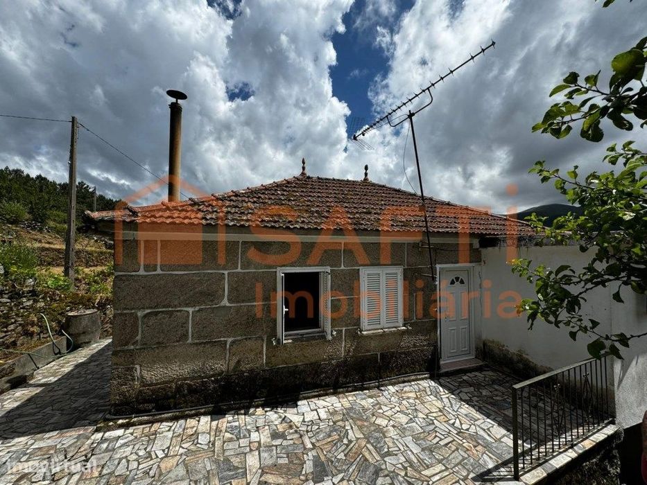 Casa de campo em pedra com vistas maravilhosas