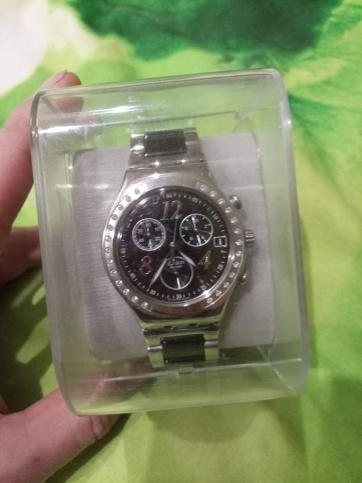 Женские швейцарские часы Swatch