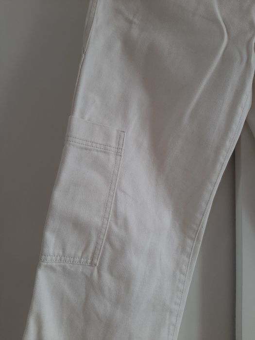 Białe damskie spodnie jeansowe cargo H&M