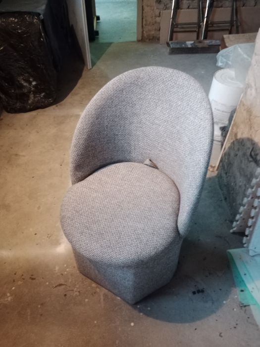 Pufy szrare z schowkiem 4szt