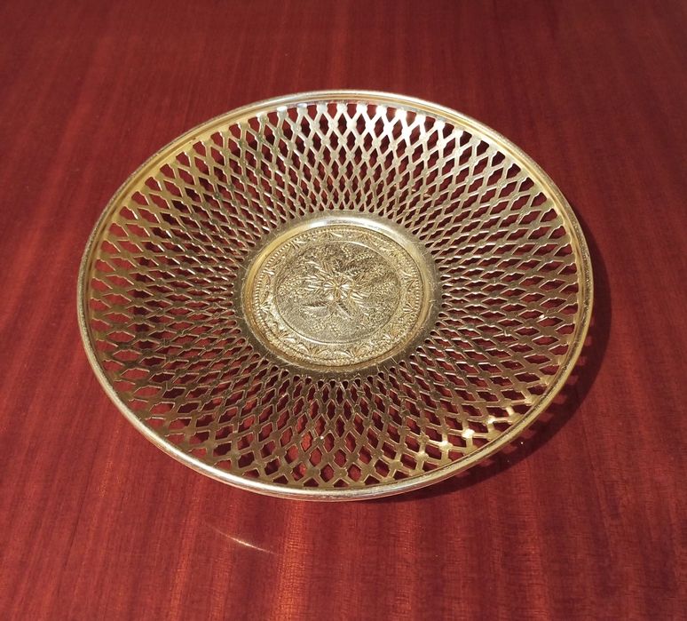 Ажурное блюдо из металла. Посуда УССР, СССР