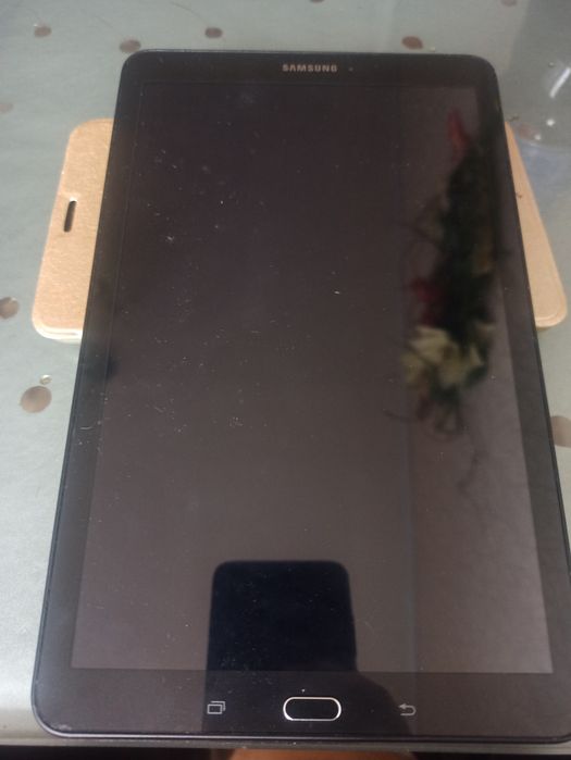 Планшет Samsung Galaxy Tab E T561 (версія з 3G і Wi-Fi).