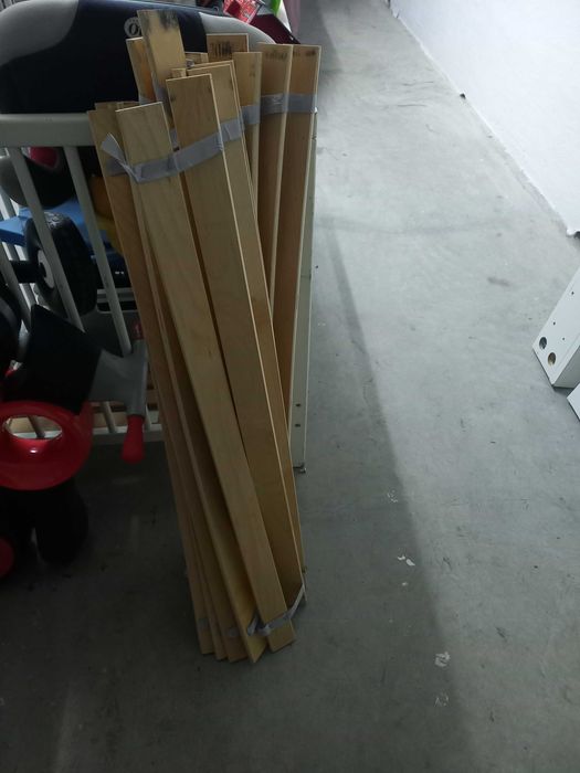 Cama IKEA solteiro 90x200 + colchão molas ensacadas e estrado (1 ano)