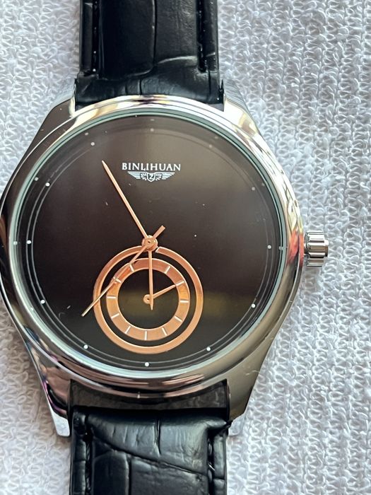 Piekny zegarek meski