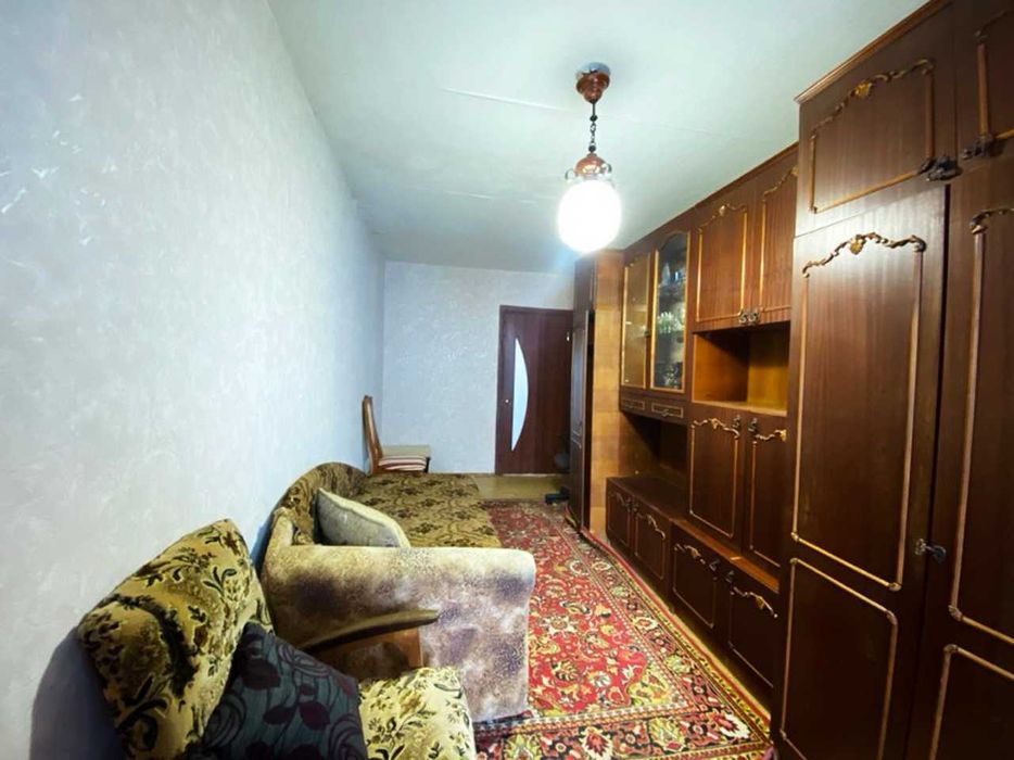 Продаю 3-кімнатну квартиру, вул. Космонавтів,р-н ринку "Баштанський"ц6