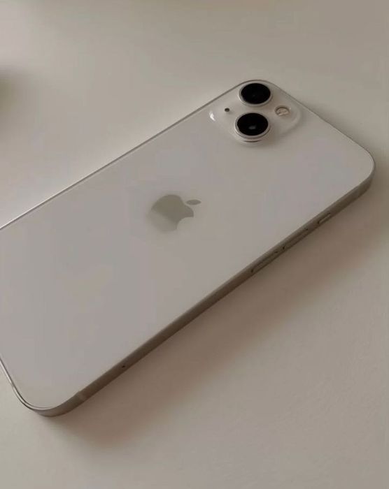 Продам iPhone 13