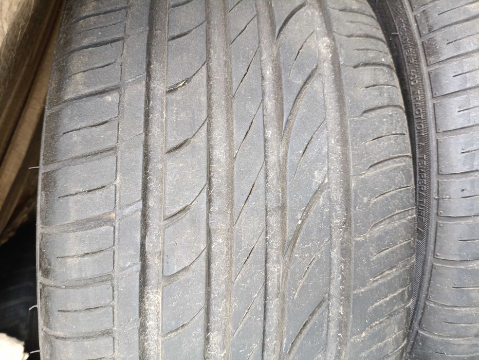Pneus 205 / 45 / 17