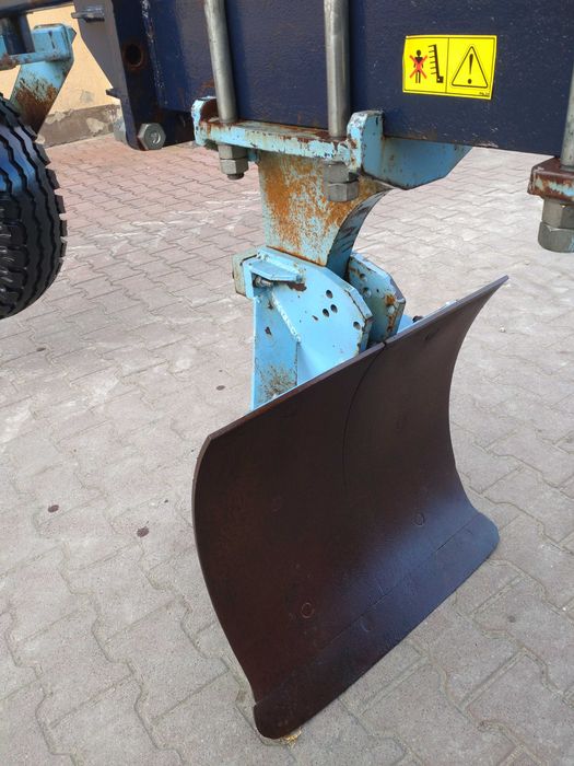 Plug 3 skibowy wahadlowy obracany  Farmet Lemken