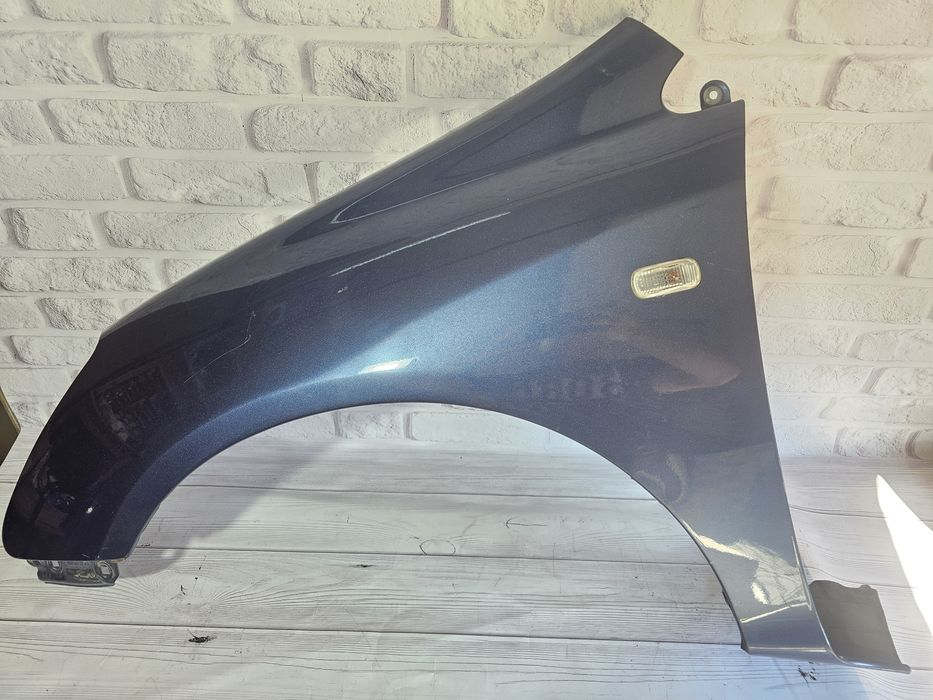 Оригінальне крило Ліве / Праве Honda Civic 7 EU