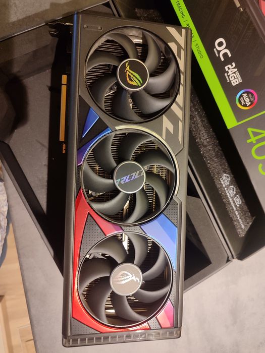 Placa gráfica rtx 4090 ASUS rog strix gaming