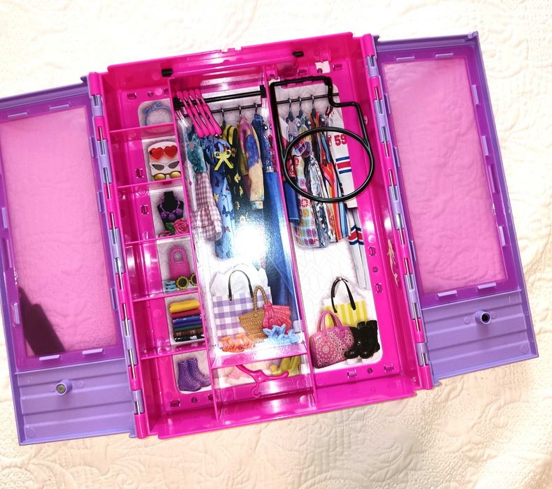 Duża szafa garderoba lalki Barbie  32 x 24 cm