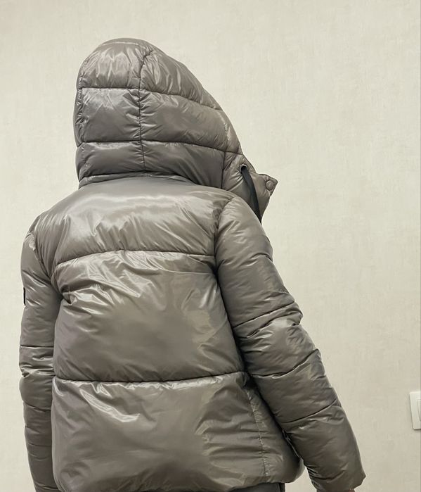 Продам пуховик Noize