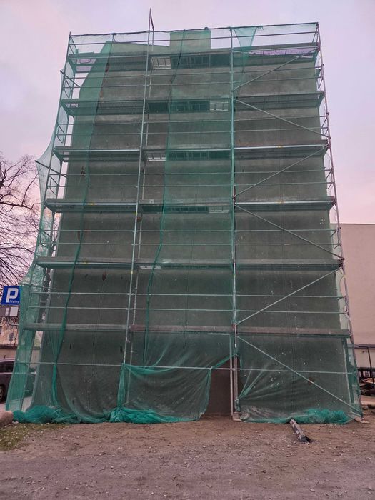 Tynki maszynowe cementowo-wapienne , gliniane