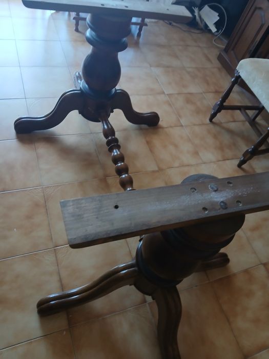 Mesa de sala de jantar  de abrir com 6 cadeiras mede fechada 1.78 x 98 aberta 2.17s