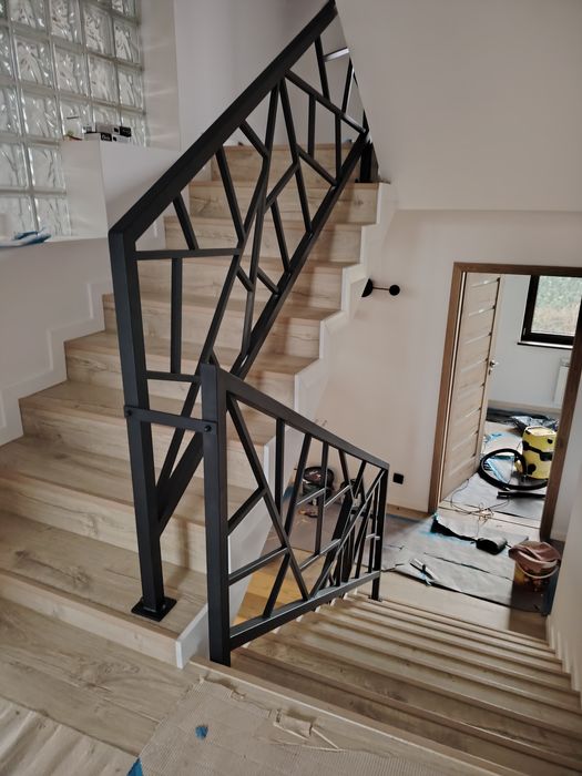 Barierka balustrada schodowa ażurowa