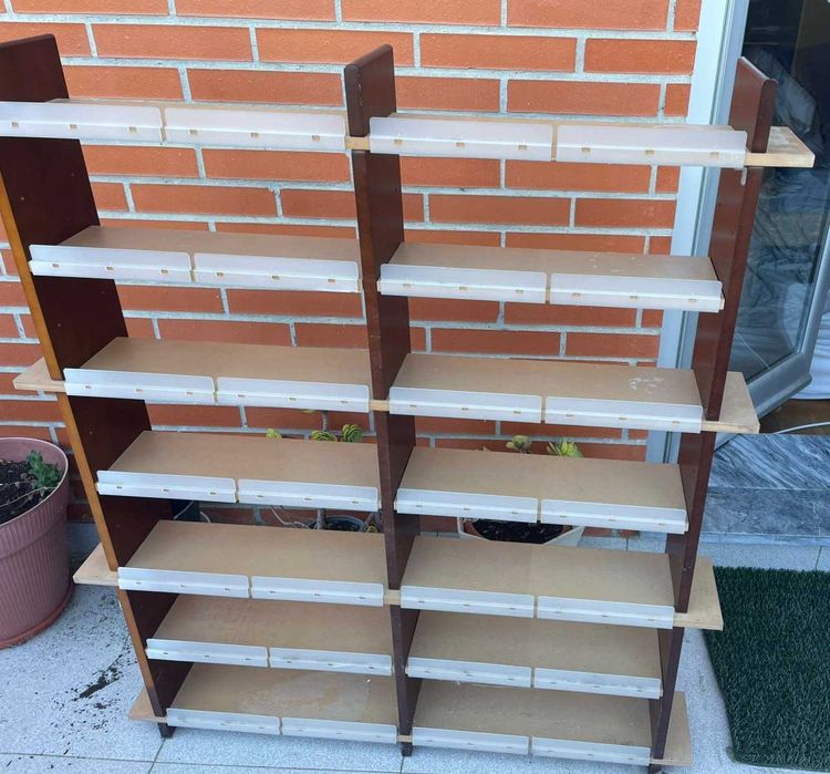 Estante / Sapateira em Madeira MDF com Divisórias – Prática e Compacta