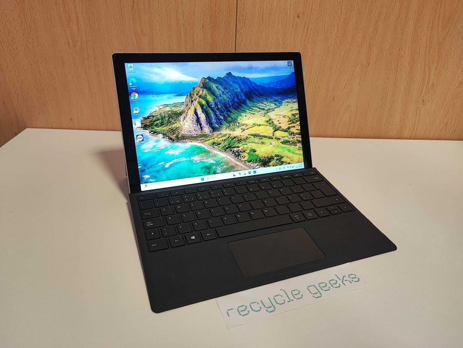 Microsoft Surface Pro 7 Plus i7-1165G7 16GB Ram 256GB NVMe teclado PT