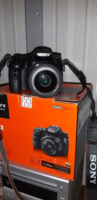 Продам фотоаппарат-зеркалку Sony alfa58 в идеале.