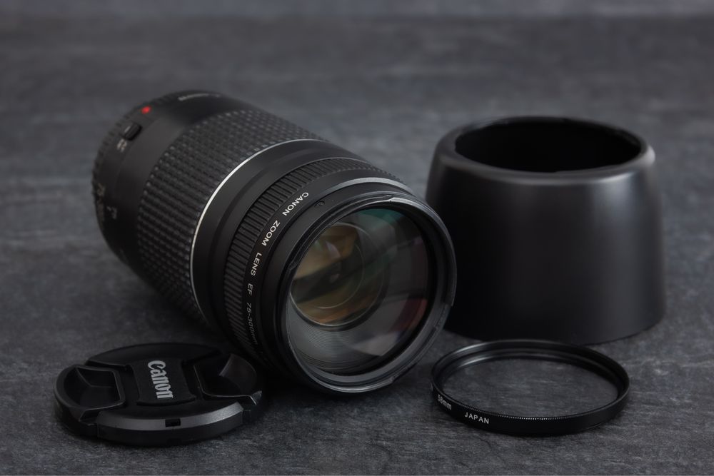 Canon 75-300 f4.0-5.6 III +бленда +фільтр (телеоб'єктив)