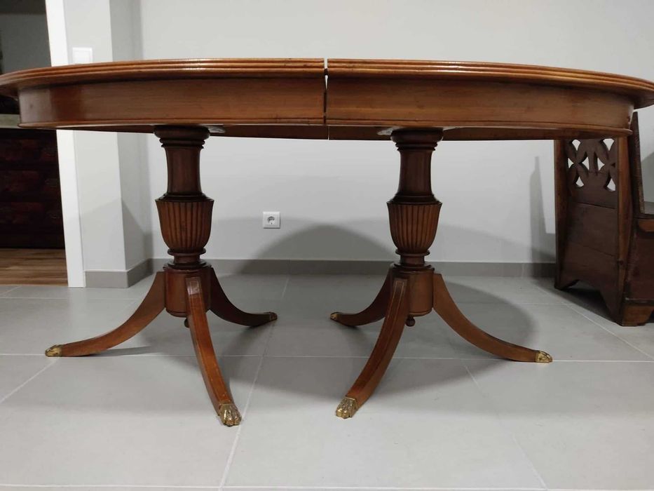 Mesa madeira vintage com 2 pés de galo, estilo inglês, extensível