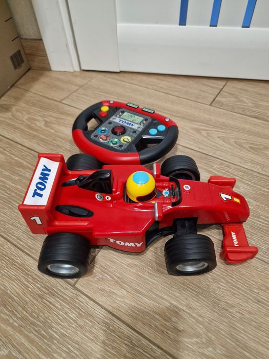 игрушечная гоночная радиоуправляемая  машина Tomy Formula 1
