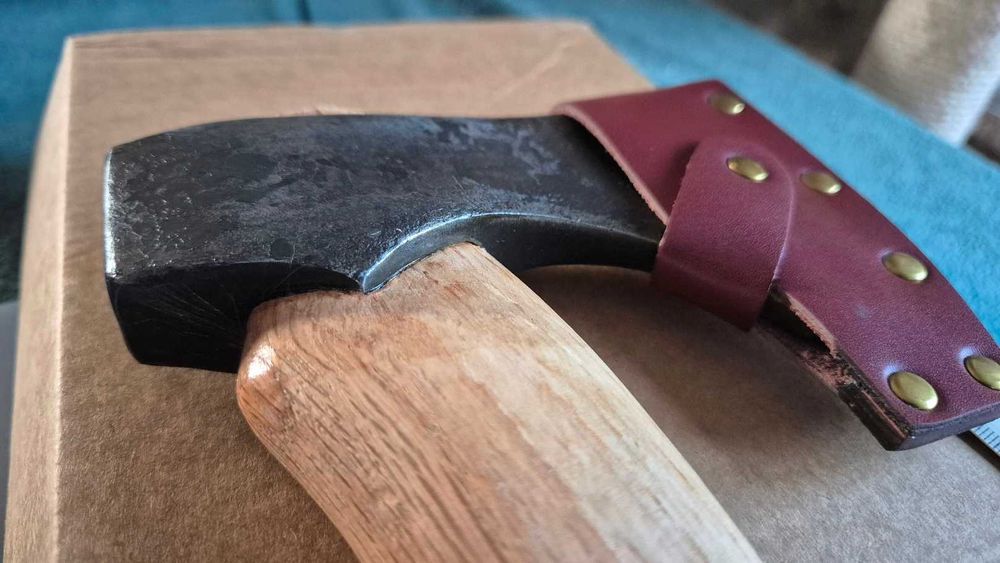 Ręcznie kuta siekiera