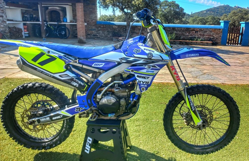 YAMAHA YZ 450F --- 2015