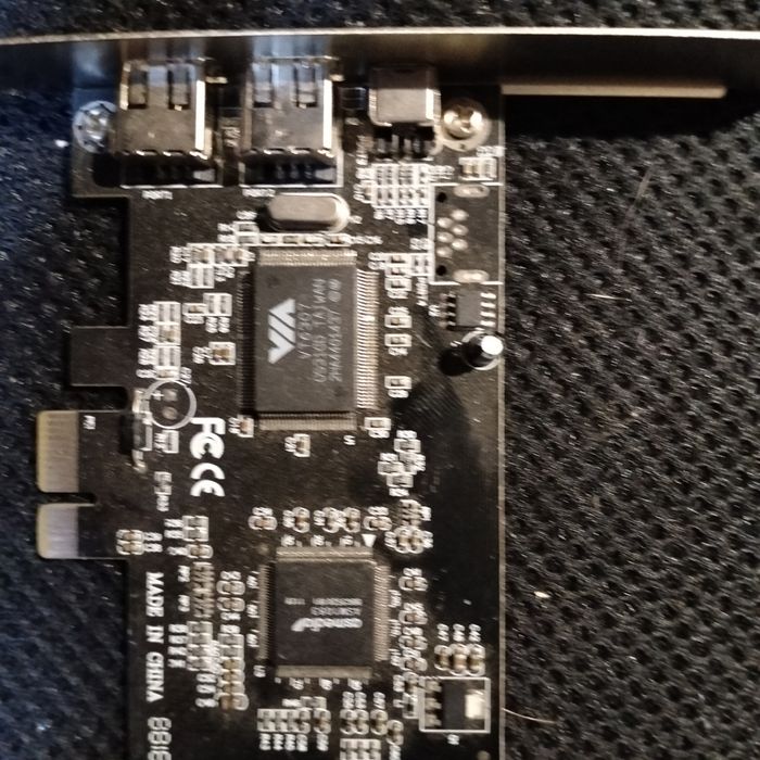 Material de informática (discos, memórias, laca Firewire)