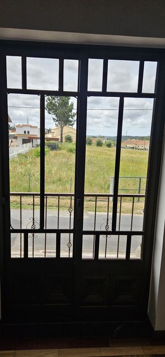 Used Window Frames in Various Sizes64584419273729124