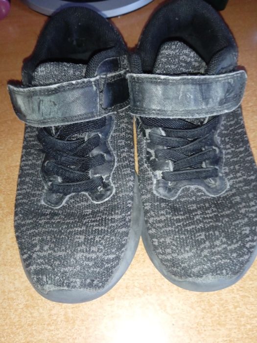 Віддам кросівки на хлопчика
