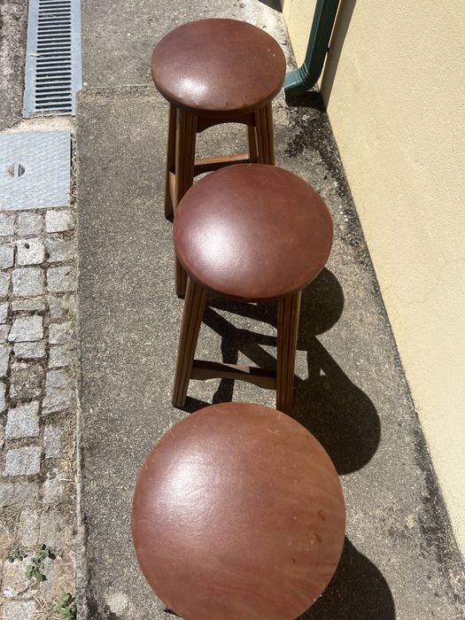3 bancos de bar em madeira vintage